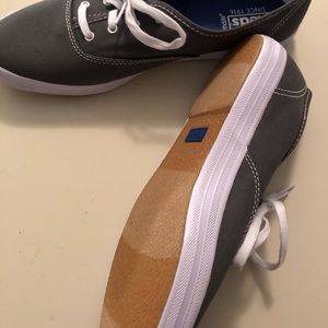 Keds gray size 9.   New without tags